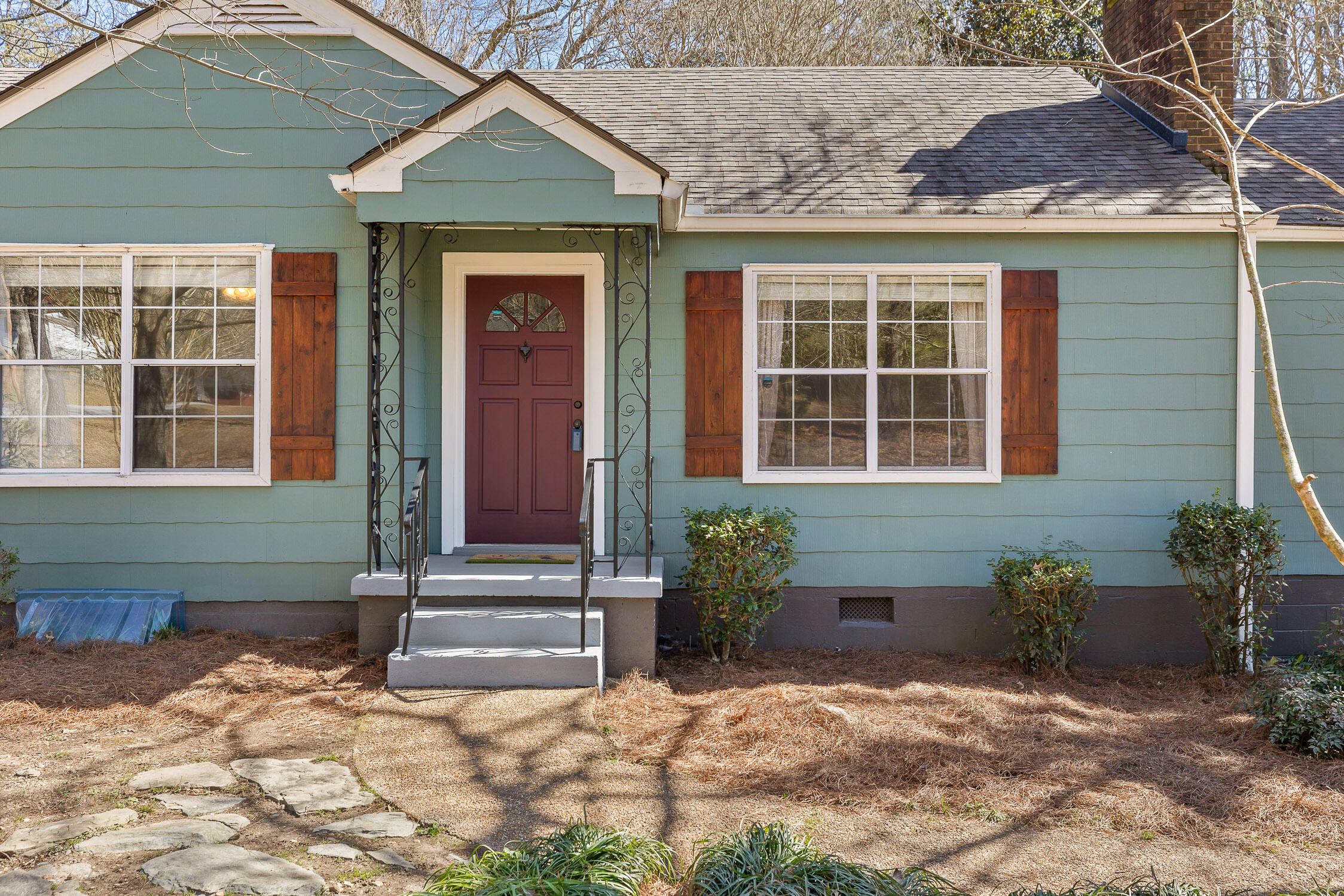 Chattanooga, Tennessee 37415, United States, 4 Bedrooms Bedrooms, ,2 BathroomsBathrooms,Residential,Contingent,82183