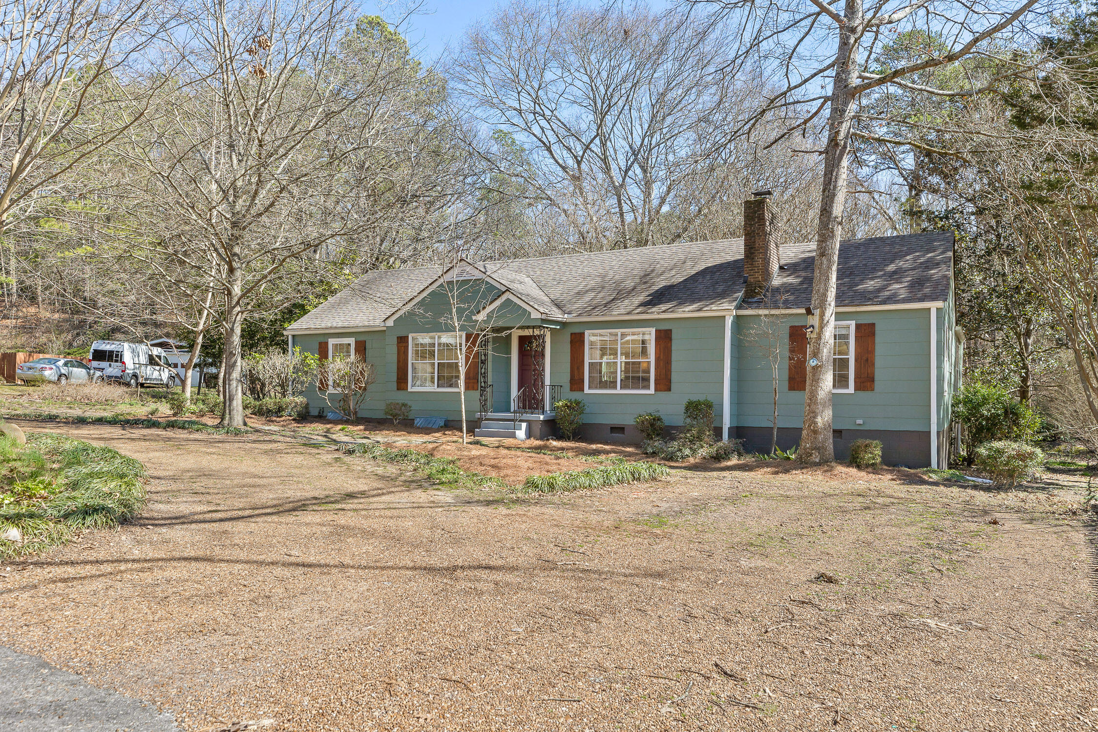 Chattanooga, Tennessee 37415, United States, 4 Bedrooms Bedrooms, ,2 BathroomsBathrooms,Residential,Contingent,82183