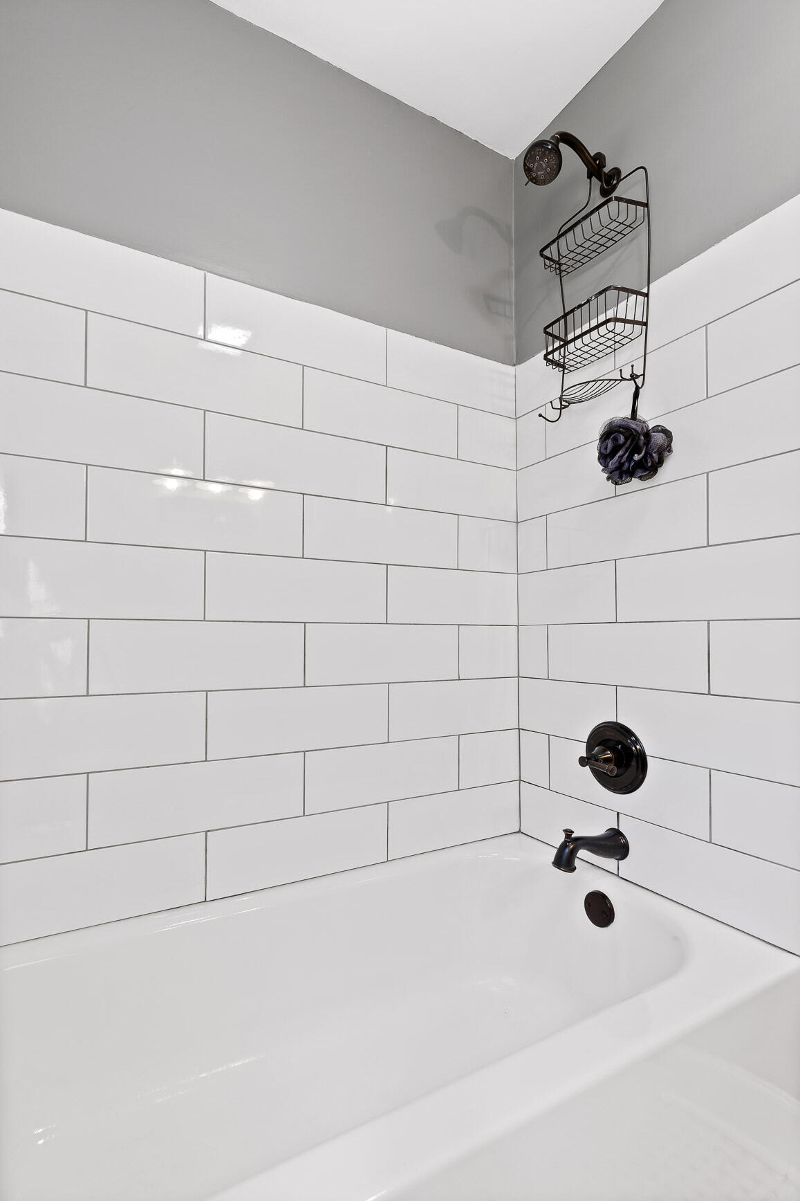 Chattanooga, Tennessee 37415, United States, 4 Bedrooms Bedrooms, ,2 BathroomsBathrooms,Residential,Contingent,82183