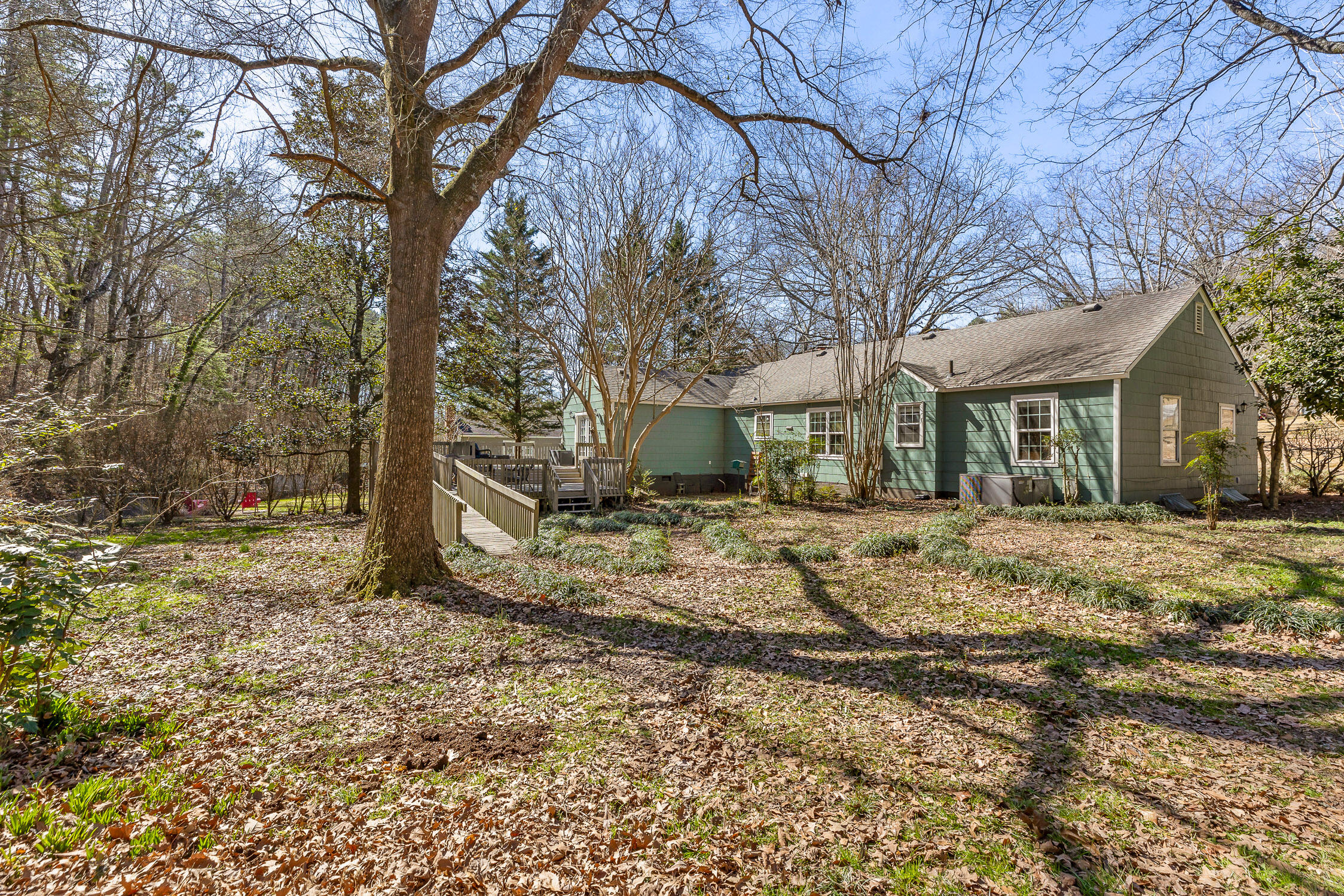 Chattanooga, Tennessee 37415, United States, 4 Bedrooms Bedrooms, ,2 BathroomsBathrooms,Residential,Contingent,82183