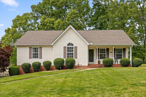 Photo of 10155 Bear Trail Drive, Soddy Daisy, TN 37379 (MLS # 1534006)