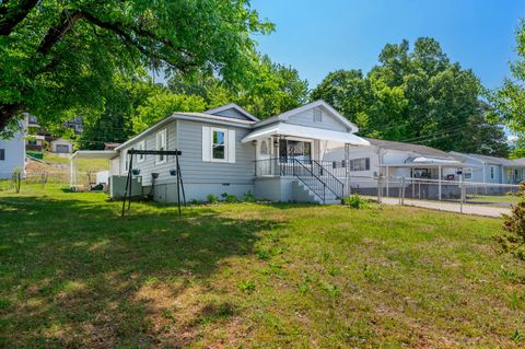 Photo of 405 Andrews Street, Rossville, GA 30741 (MLS # 1532955)