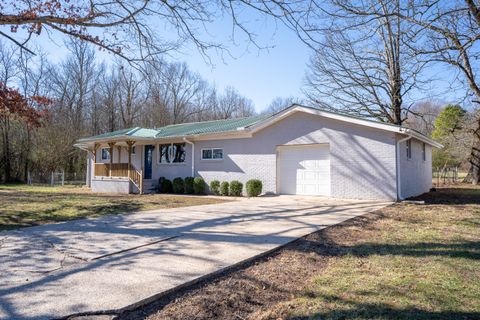Photo of 2237 County Road 685, Fort Payne, AL 35968 (MLS # 1527018)