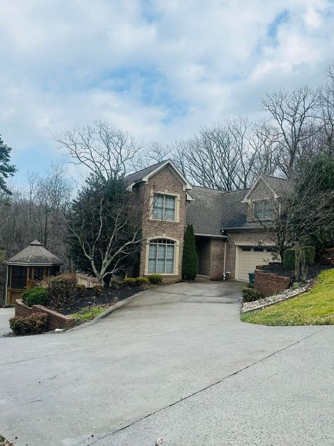 Homes For Sale - 2011 Riverwood Drive<br/> Hamilton County County, Hixson, TN 37343