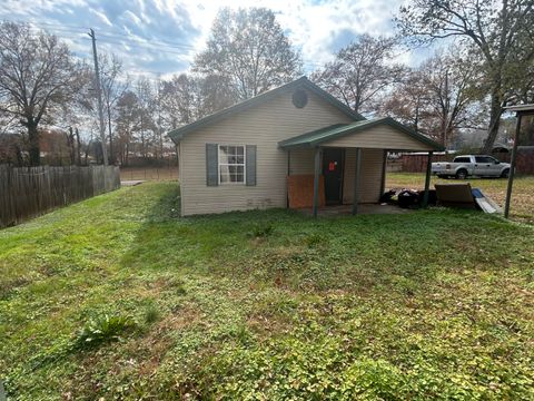 Tiny photo for 808 Mclemore Street, LaFayette, GA 30728 (MLS # 1525270)
