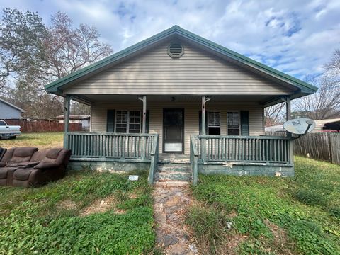 Tiny photo for 808 Mclemore Street, LaFayette, GA 30728 (MLS # 1525270)