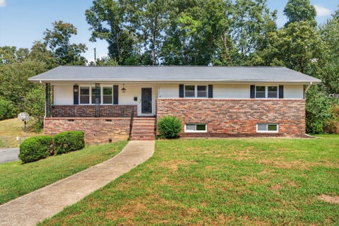 Homes For Sale - 2103 King Court Lane<br/> Chattanooga, TN 37421
