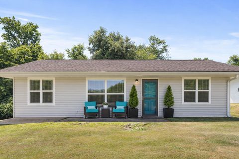 Photo of 5020 Kenner Avenue, Chattanooga, TN 37415 (MLS # 1527956)