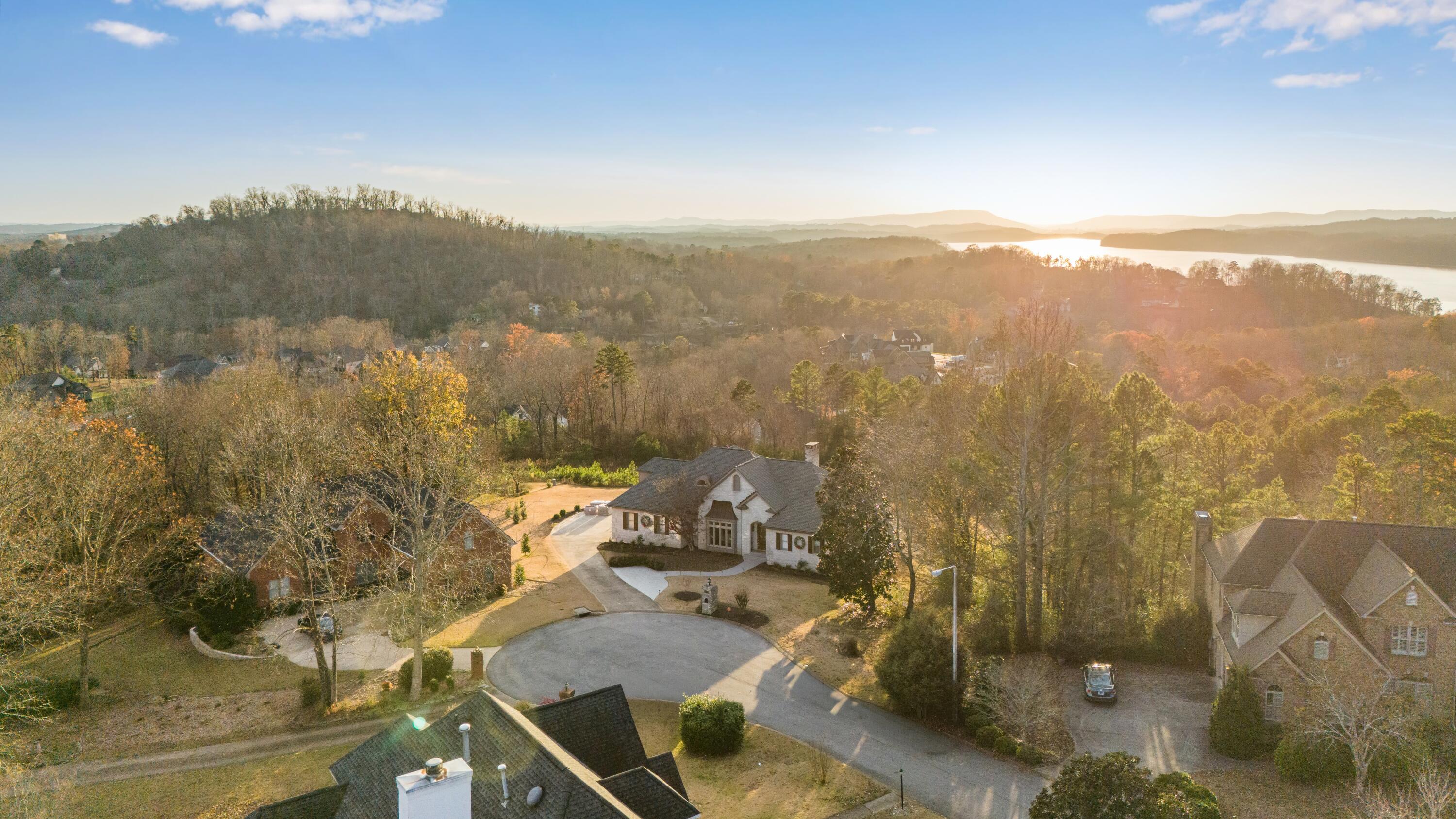 Chattanooga, Tennessee, 37416, United States, 4 Bedrooms Bedrooms, ,5 BathroomsBathrooms,Residential,Pending,2007030
