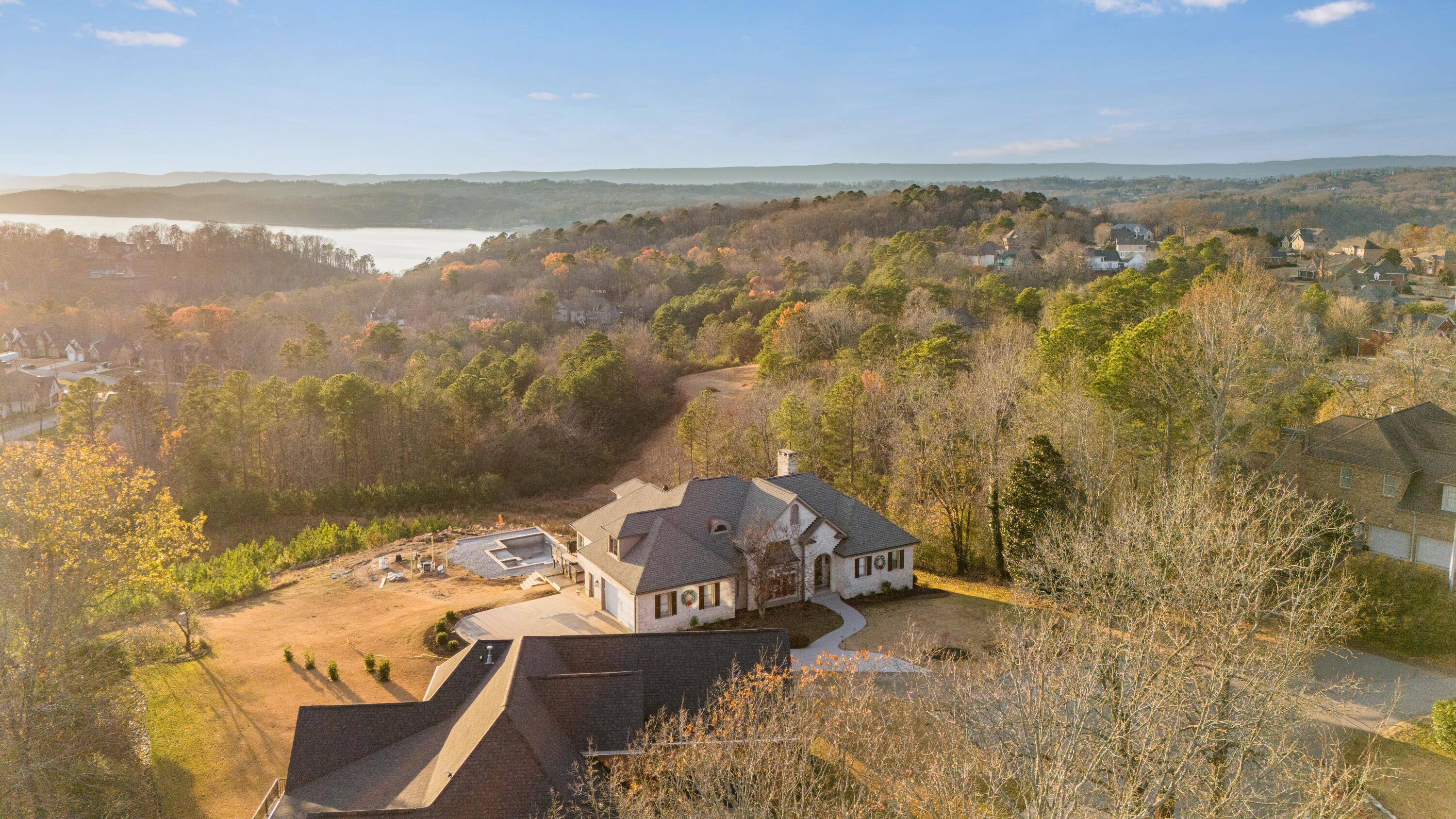 Chattanooga, Tennessee, 37416, United States, 4 Bedrooms Bedrooms, ,5 BathroomsBathrooms,Residential,Pending,2007030