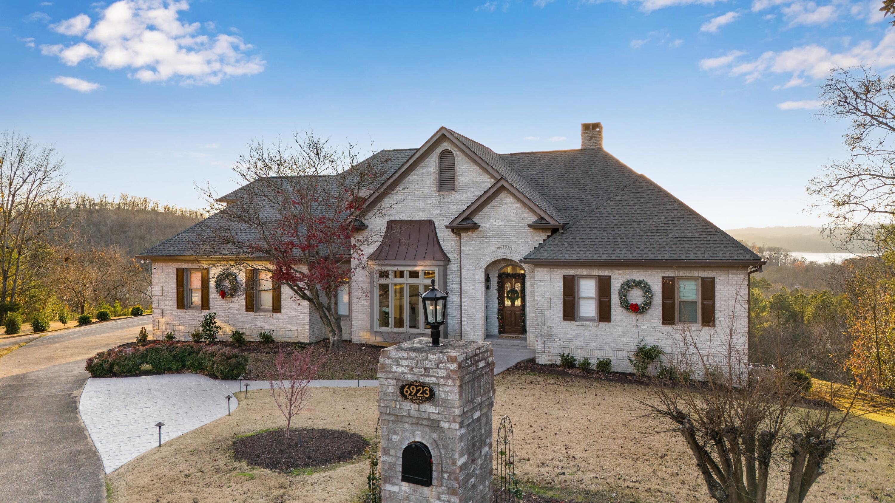 Chattanooga, Tennessee, 37416, United States, 4 Bedrooms Bedrooms, ,5 BathroomsBathrooms,Residential,Pending,2007030