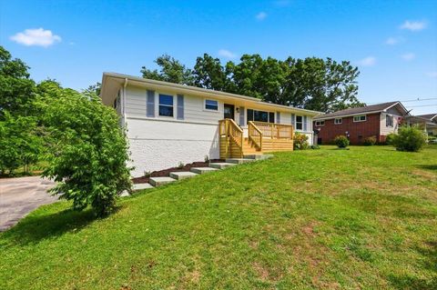 Photo of 1012 W Lewis Street, Rossville, GA 30741 (MLS # 1533860)