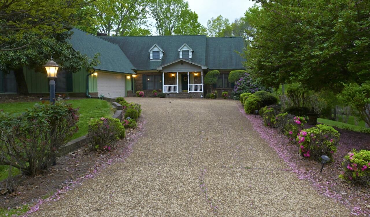 339 Bell Crest Drive NW