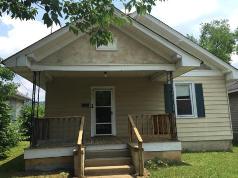 Photo of 910 Clifton Place, Chattanooga, TN 37404 (MLS # 1544961)