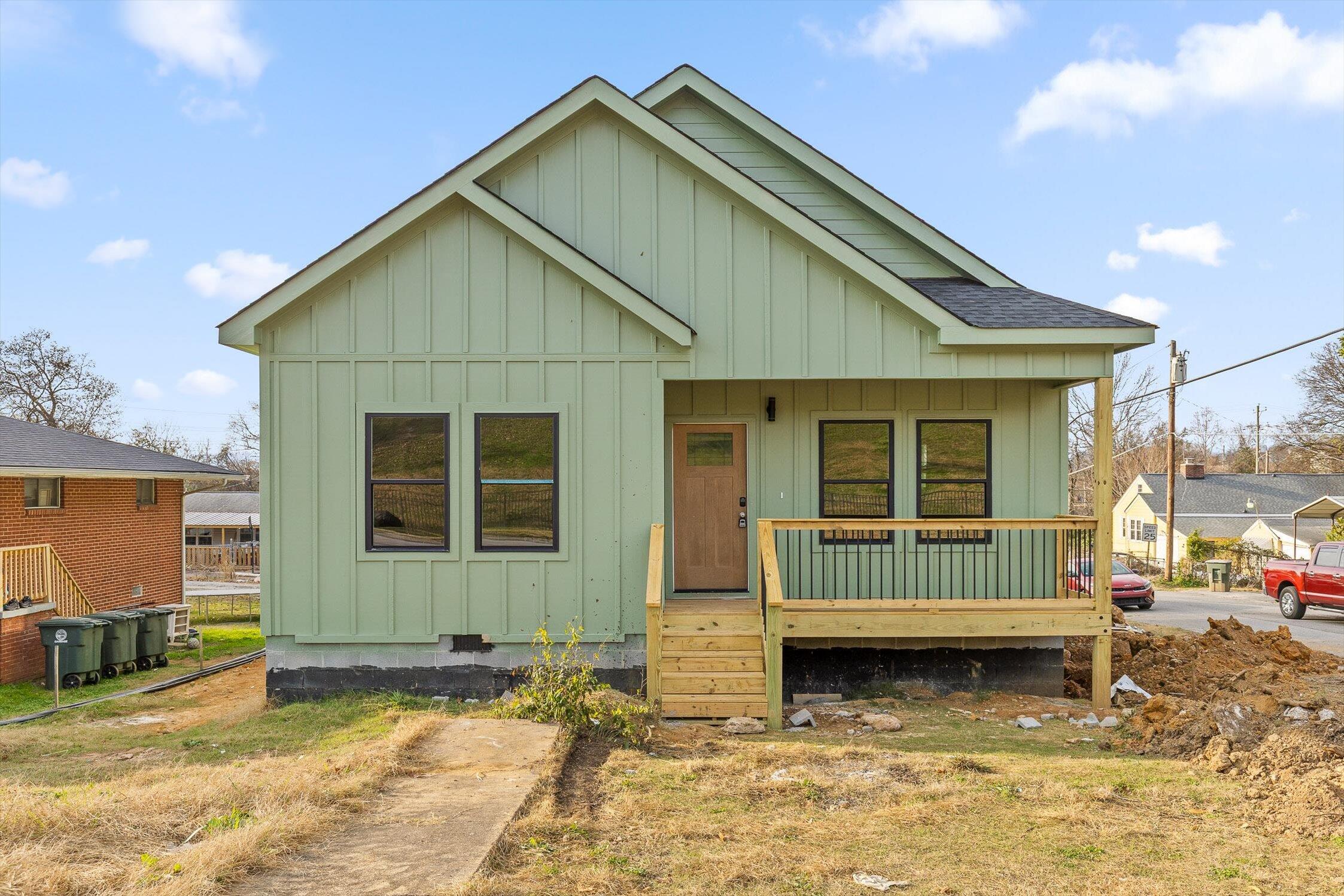 Chattanooga, Tennessee 37406, United States, 3 Bedrooms Bedrooms, ,2 BathroomsBathrooms,Residential,Active,236293