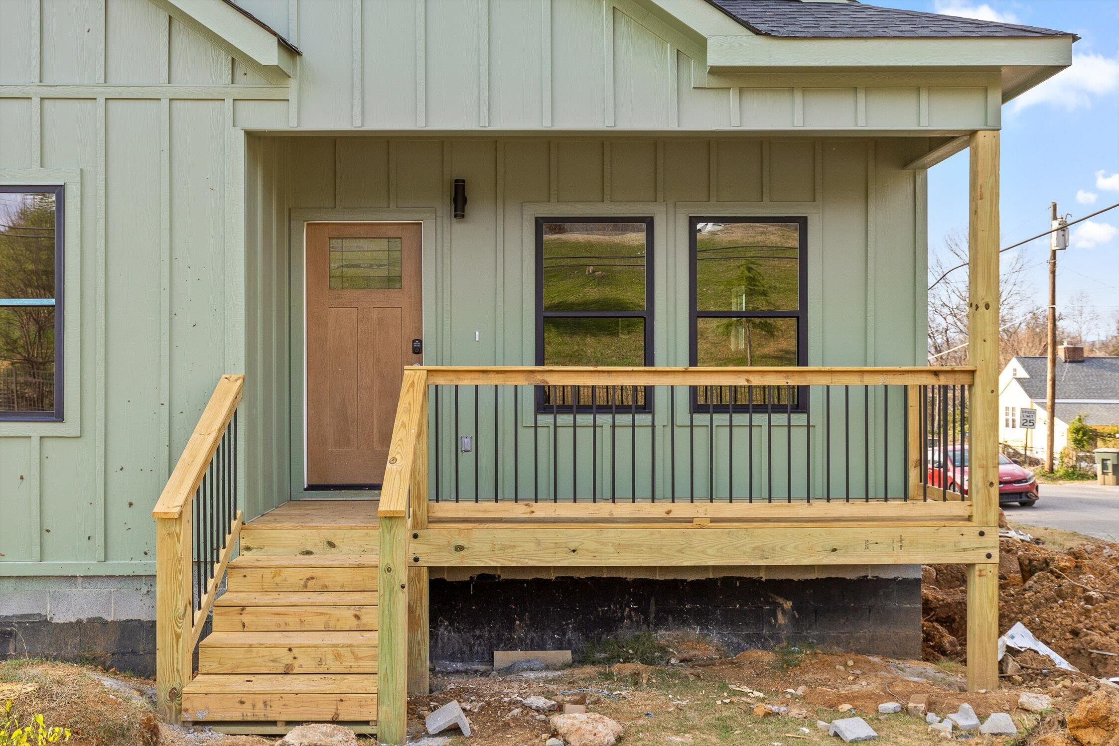 Chattanooga, Tennessee 37406, United States, 3 Bedrooms Bedrooms, ,2 BathroomsBathrooms,Residential,Active,236293