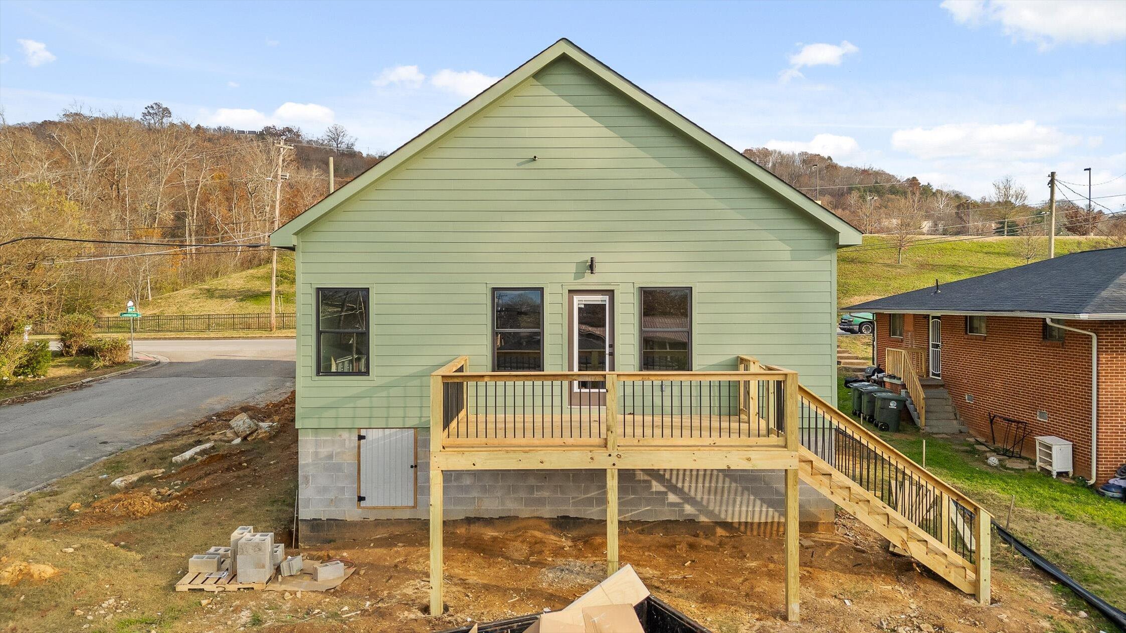 Chattanooga, Tennessee 37406, United States, 3 Bedrooms Bedrooms, ,2 BathroomsBathrooms,Residential,Active,236293