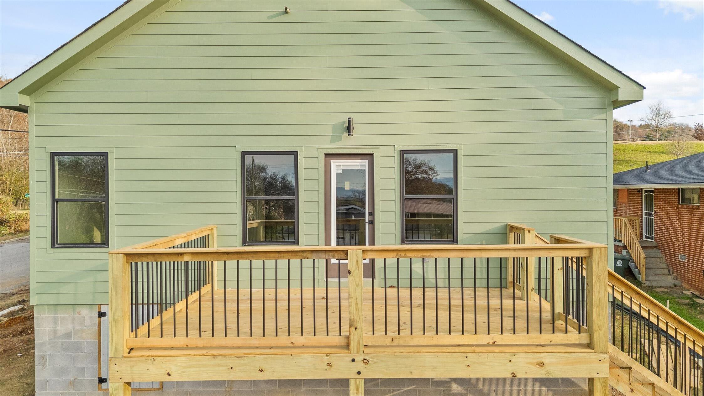 Chattanooga, Tennessee 37406, United States, 3 Bedrooms Bedrooms, ,2 BathroomsBathrooms,Residential,Active,236293