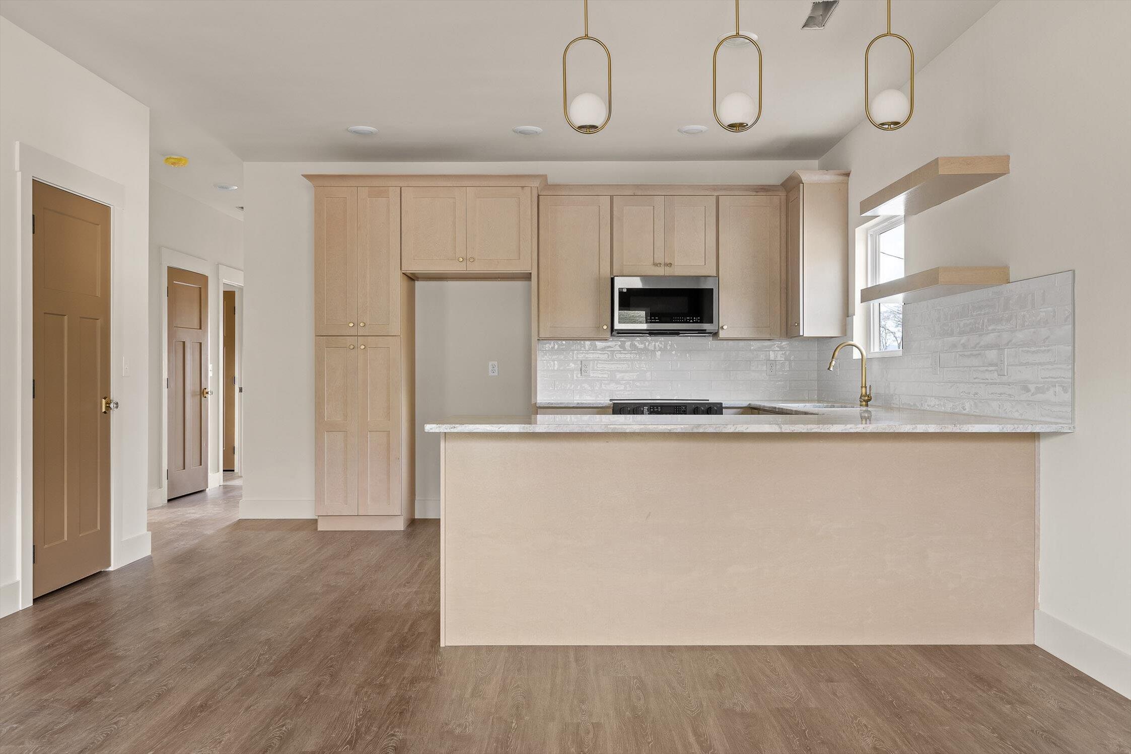 Chattanooga, Tennessee 37406, United States, 3 Bedrooms Bedrooms, ,2 BathroomsBathrooms,Residential,Active,236293