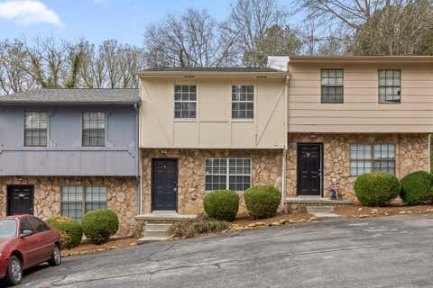 Photo of 4120 Maple Terrace Lane, Chattanooga, TN 37406 (MLS # 1534408)