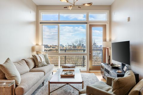 Tiny photo for 200 Manufacturers Road, Chattanooga, TN 37405 (MLS # 1529429)