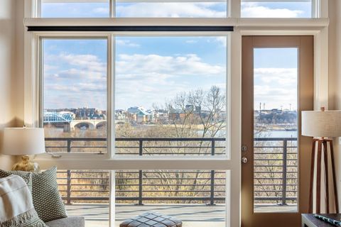 Tiny photo for 200 Manufacturers Road, Chattanooga, TN 37405 (MLS # 1529429)