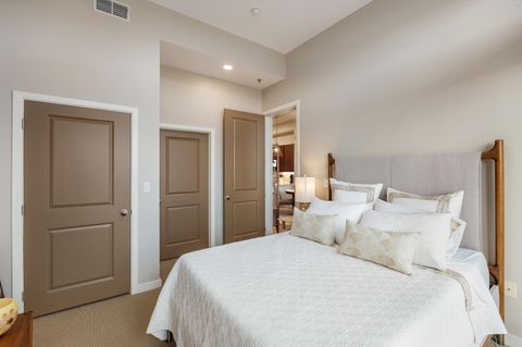 Tiny photo for 200 Manufacturers Road, Chattanooga, TN 37405 (MLS # 1529429)