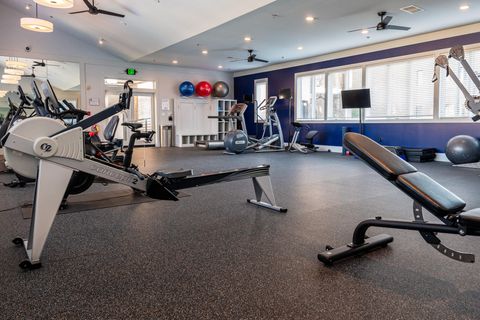 Tiny photo for 200 Manufacturers Road, Chattanooga, TN 37405 (MLS # 1529429)