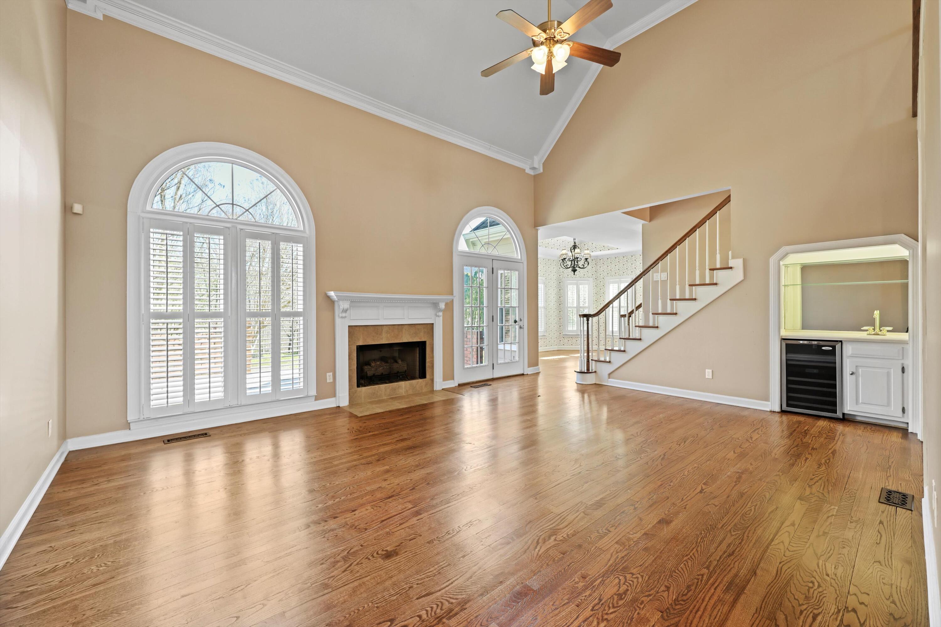 6401 Beacon Pointe Circle
