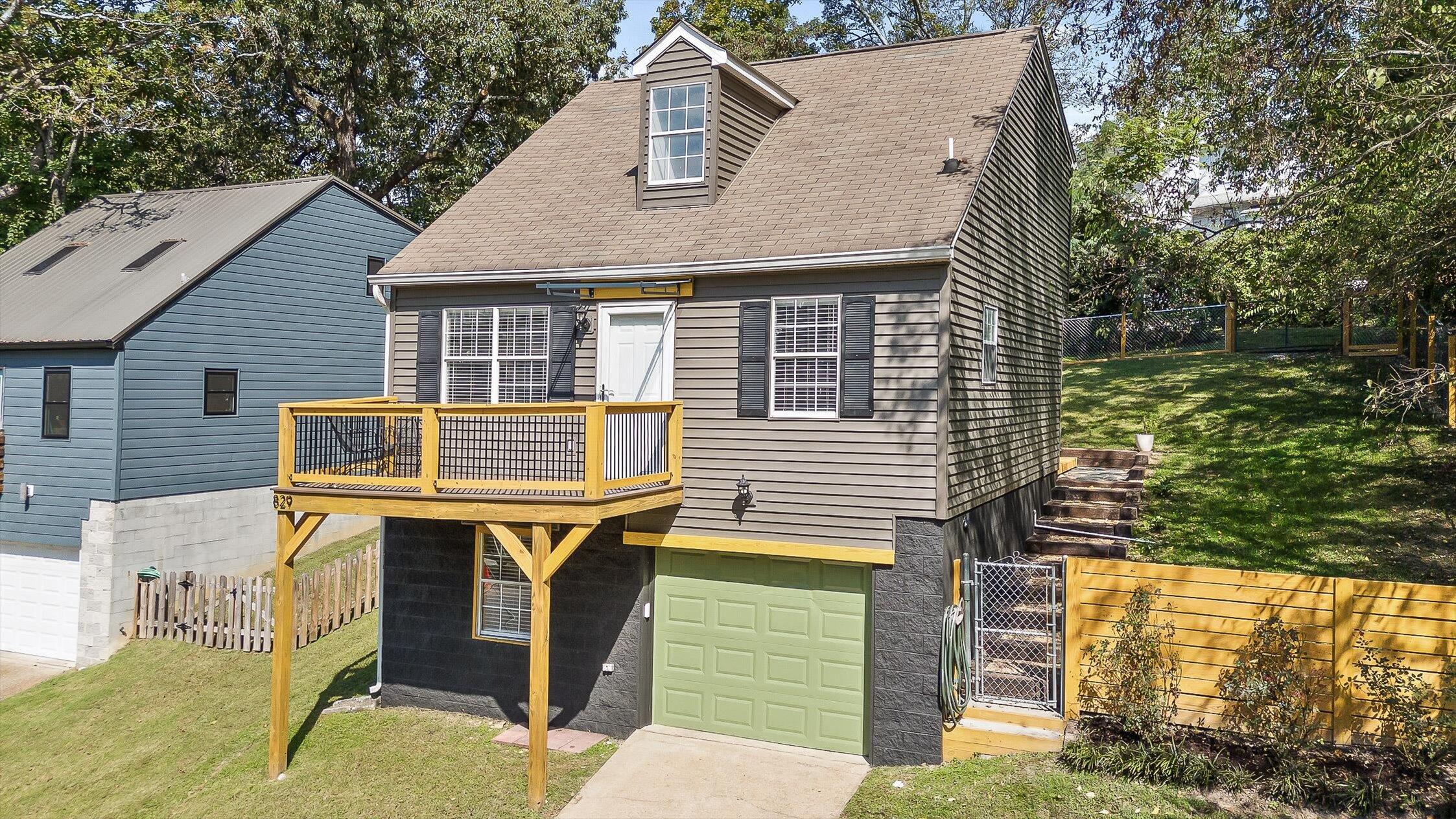 Chattanooga, Tennessee 37405, United States, 2 Bedrooms Bedrooms, ,2 BathroomsBathrooms,Residential,Active,233120