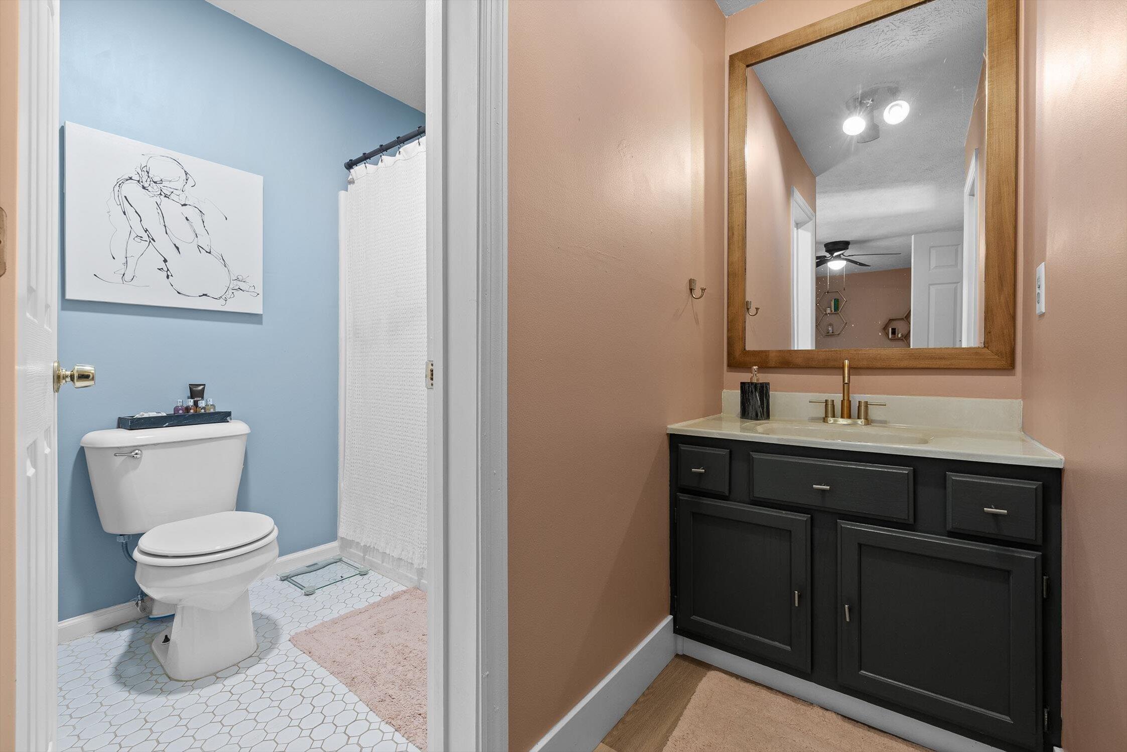 Chattanooga, Tennessee 37405, United States, 2 Bedrooms Bedrooms, ,2 BathroomsBathrooms,Residential,Active,233120