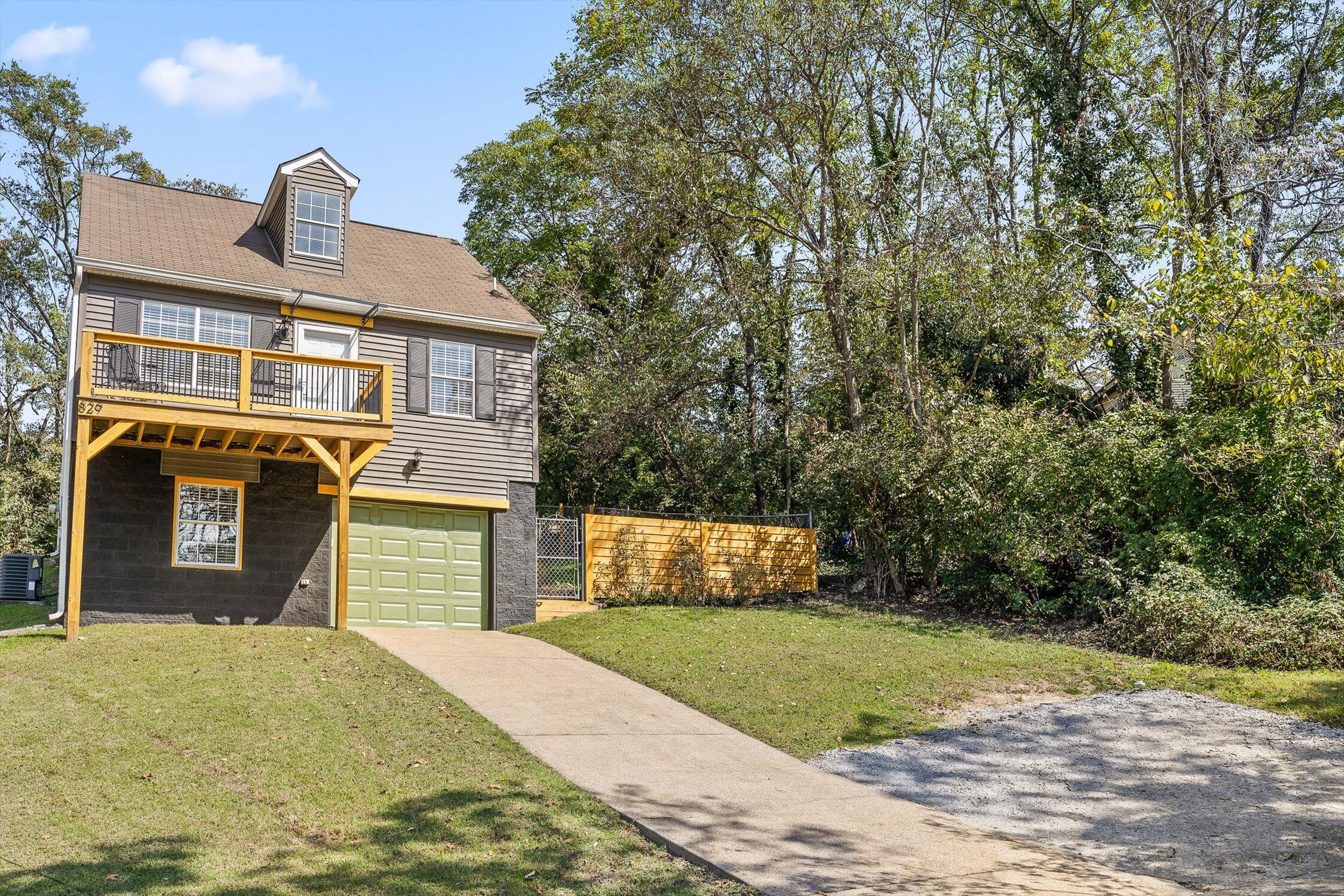 Chattanooga, Tennessee 37405, United States, 2 Bedrooms Bedrooms, ,2 BathroomsBathrooms,Residential,Active,233120