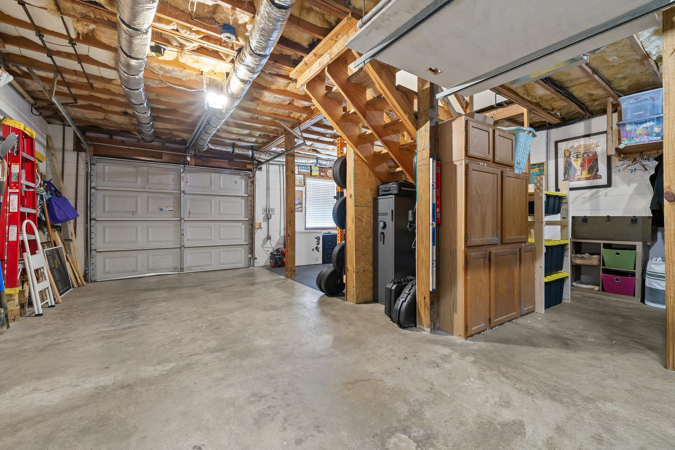 Chattanooga, Tennessee 37405, United States, 2 Bedrooms Bedrooms, ,2 BathroomsBathrooms,Residential,Active,233120