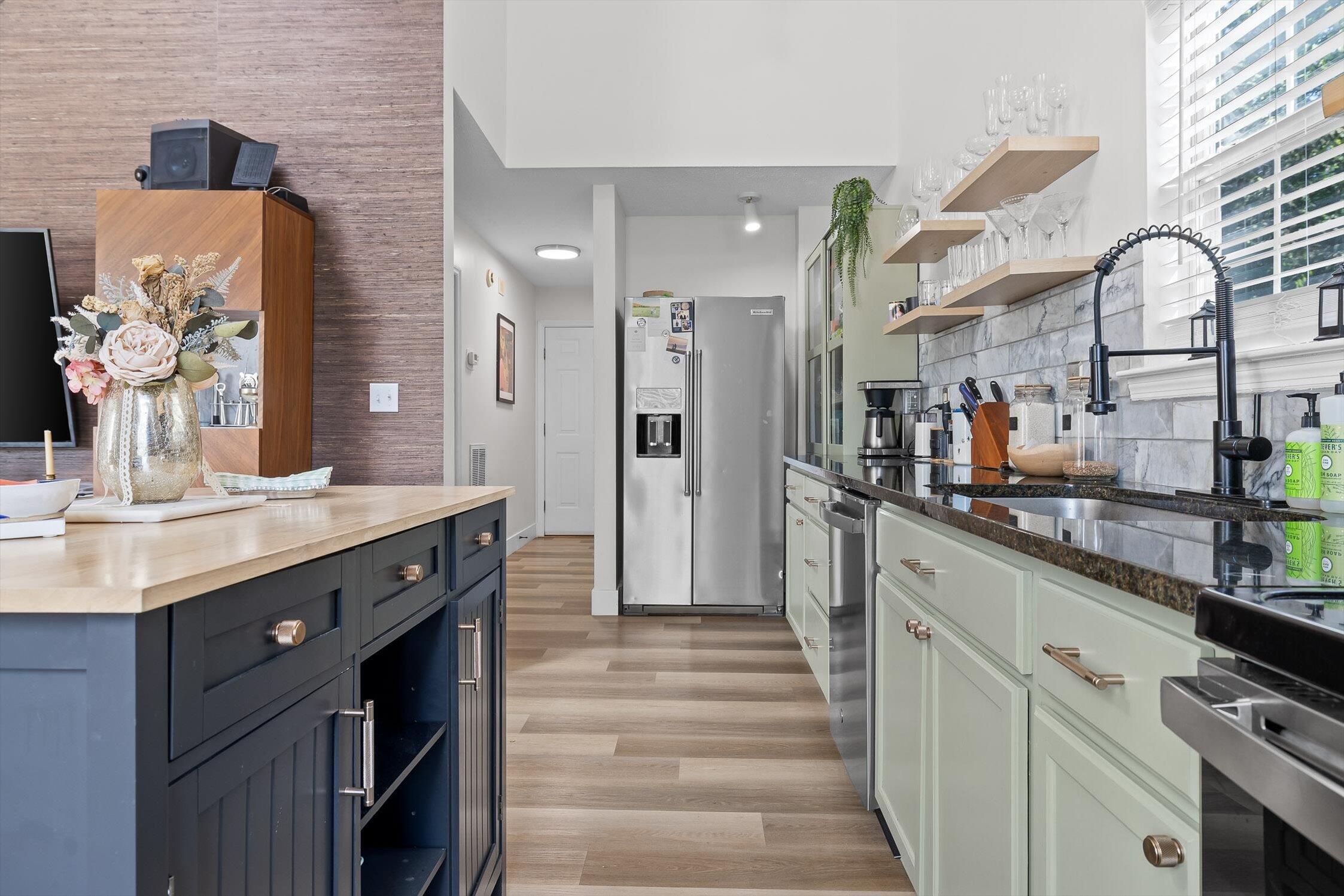 Chattanooga, Tennessee 37405, United States, 2 Bedrooms Bedrooms, ,2 BathroomsBathrooms,Residential,Active,233120