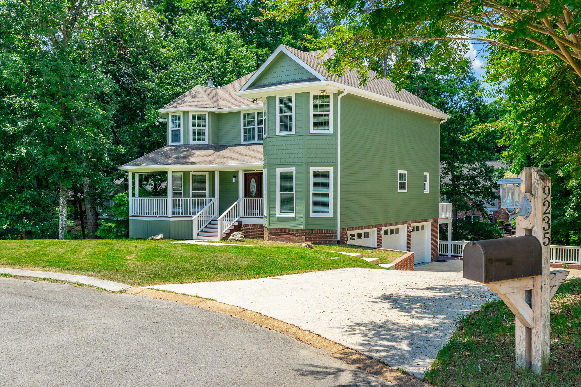 9235 Shay Cove