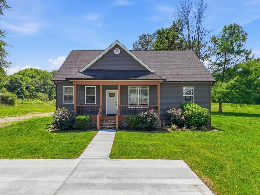 Photo 1 of 30 — 1738 E Boy Scout Road, Hixson, TN 37343