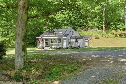 Homes For Sale - 325 Baggett Road<br/> Ringgold, GA 30736