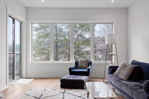 Photo of 411 Fairpoint Street, Chattanooga, TN 37405 (MLS # 1527219)