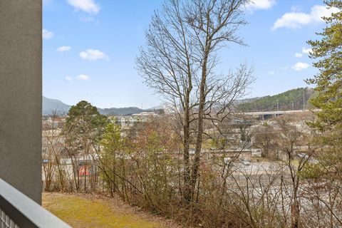Tiny photo for 411 Fairpoint Street, Chattanooga, TN 37405 (MLS # 1527219)