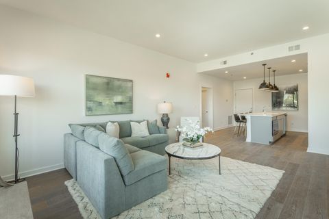 Tiny photo for 411 Fairpoint Street, Chattanooga, TN 37405 (MLS # 1527219)