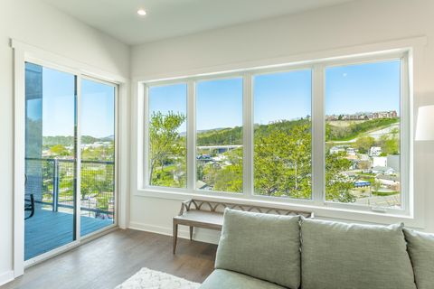 Tiny photo for 411 Fairpoint Street, Chattanooga, TN 37405 (MLS # 1527219)