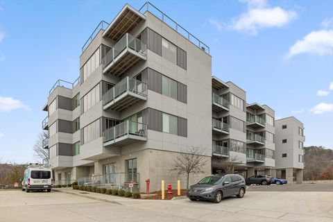 Tiny photo for 411 Fairpoint Street, Chattanooga, TN 37405 (MLS # 1527219)