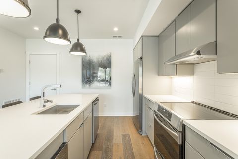 Tiny photo for 411 Fairpoint Street, Chattanooga, TN 37405 (MLS # 1527219)