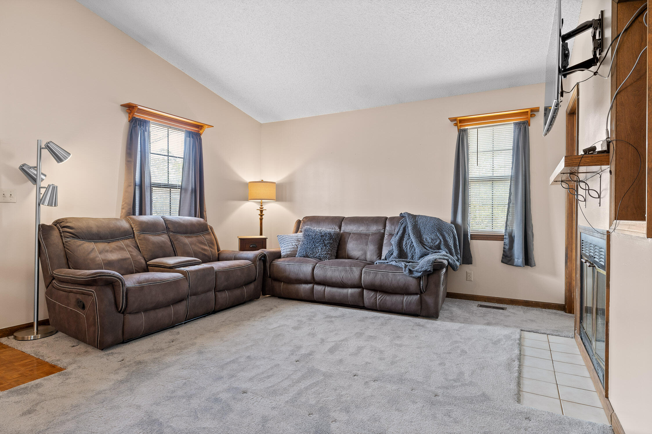 Soddy Daisy, Tennessee 37379, United States, 2 Bedrooms Bedrooms, ,2 BathroomsBathrooms,Residential,Pending,4302