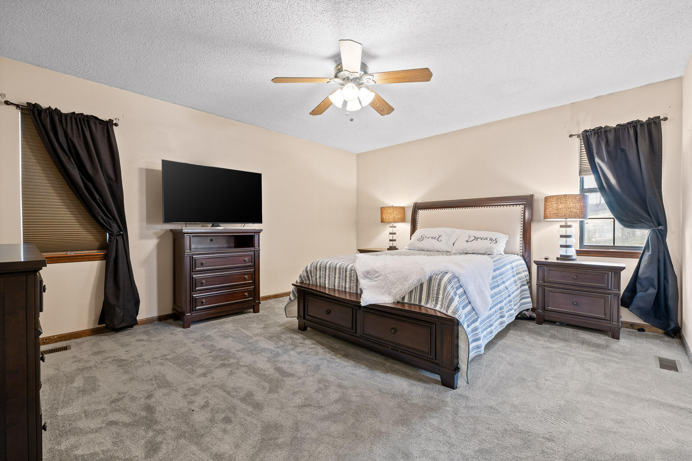 Soddy Daisy, Tennessee 37379, United States, 2 Bedrooms Bedrooms, ,2 BathroomsBathrooms,Residential,Pending,4302