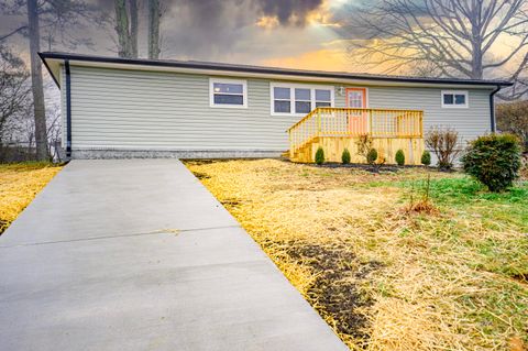 Photo of 733 Roberta Drive, Rossville, GA 30741 (MLS # 1528050)