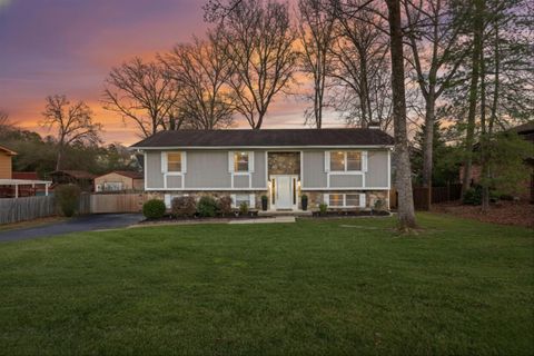 Photo of 2430 Maplewood Drive, Chattanooga, TN 37421 (MLS # 1527754)