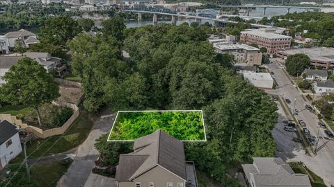 Photo of 209 Thompson Street, Chattanooga, TN 37405 (MLS # 1534275)