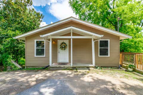 Photo of 108 S Seminole Drive, Chattanooga, TN 37411 (MLS # 1541147)