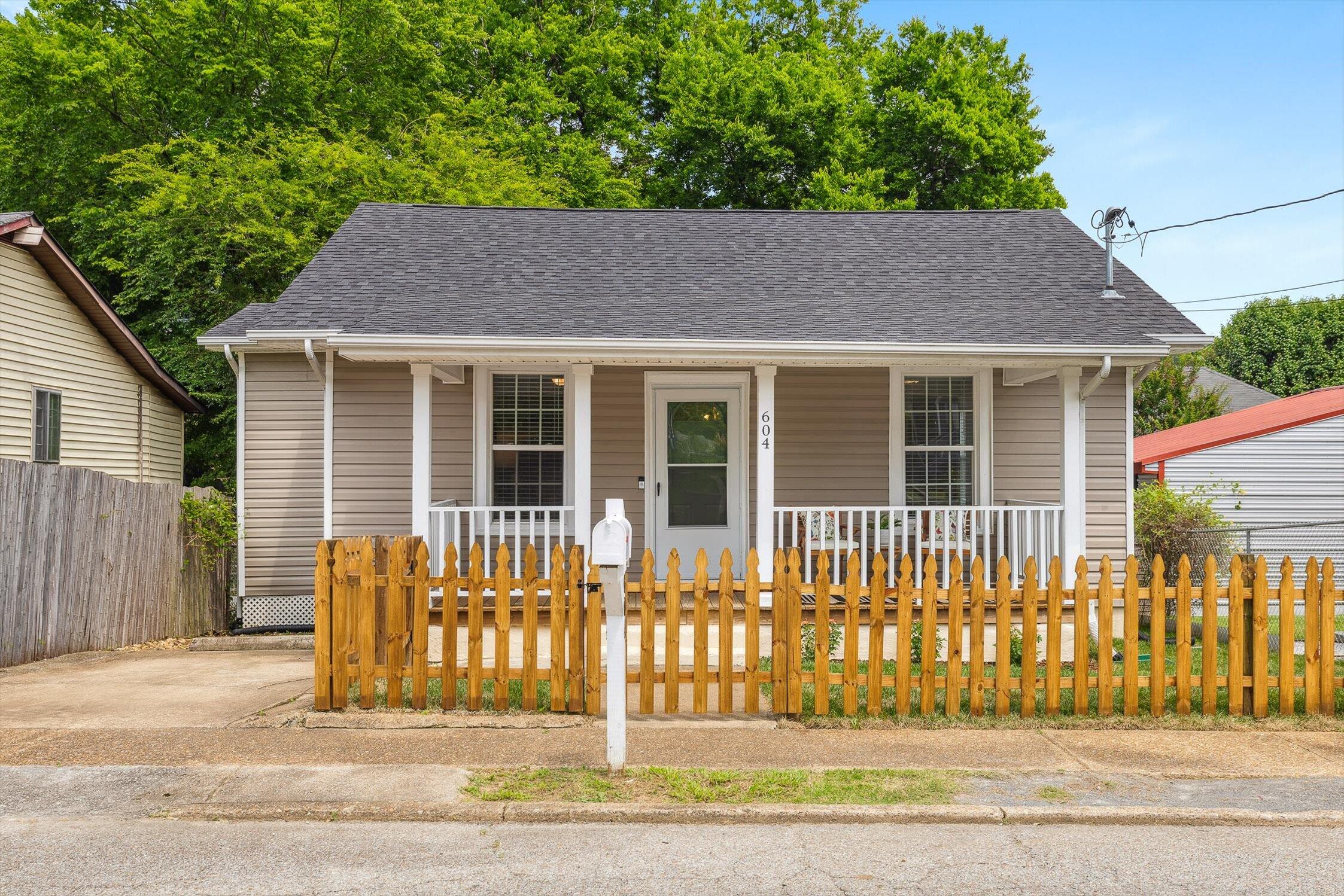 604 Snow Street, Chattanooga, Tennessee image 1